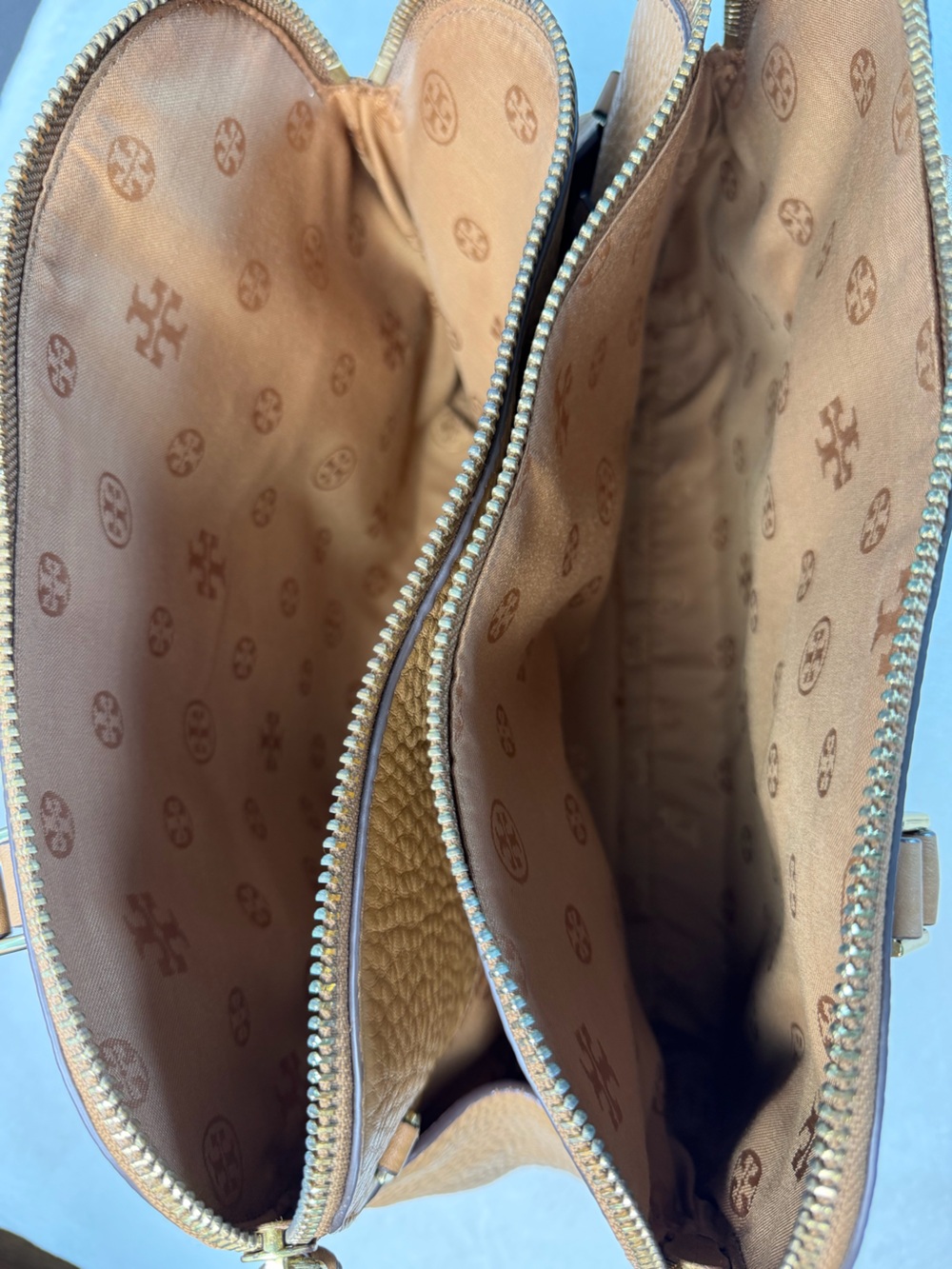 Tory Burch Amanda Zip Continental / Dome Satchel/ Tote Bag - Picture 3 of 9